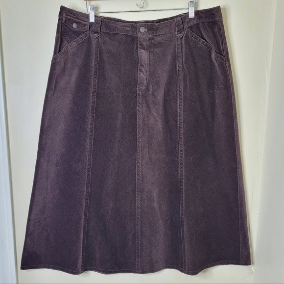 Eddie Bauer Brown Corduroy A-Line Skirt Stretch Pockets Preppy - Picture 2 of 9